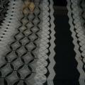 Mousseline crepon noire larges bandes motif orbes blanc gris 1 
