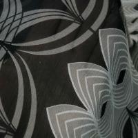 Mousseline crepon noire larges bandes motif orbes blanc gris 2