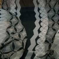 Mousseline crepon noire larges bandes motif orbes blanc gris 3