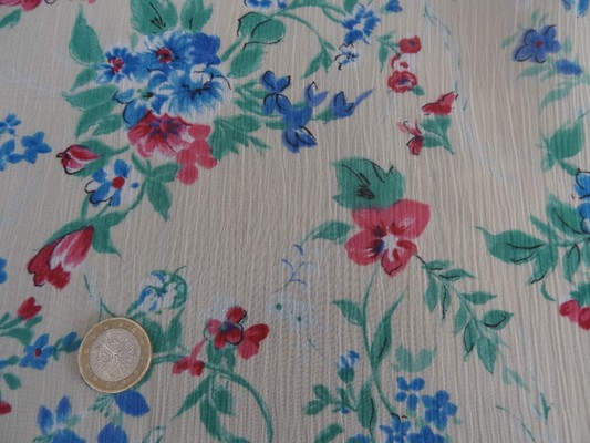Mousseline crépon polyester grège fleuri 02