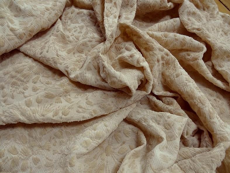 Mousseline crepon velours devore motif fleuri 1