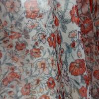 Mousseline creponnee fond blanc fleurs liberty rouge et vert de gris 2 