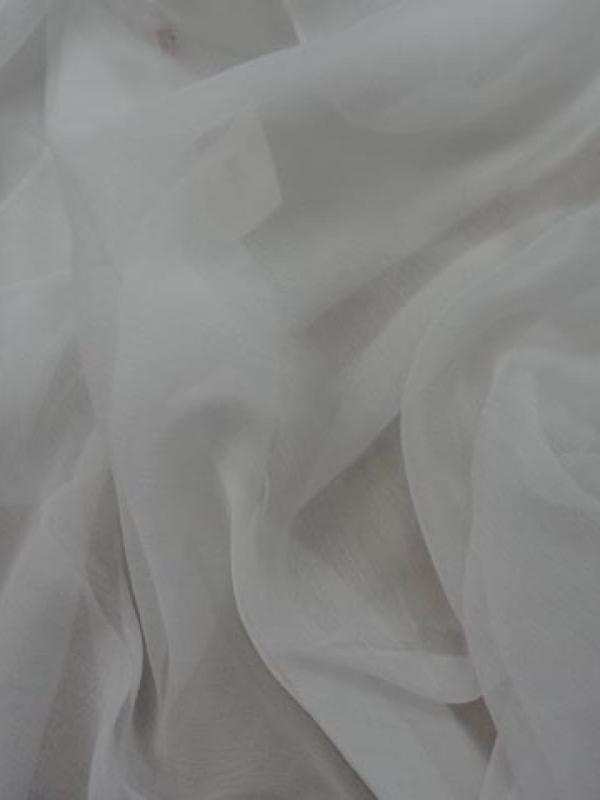 Mousseline de soie blanc casse creponnee 1 