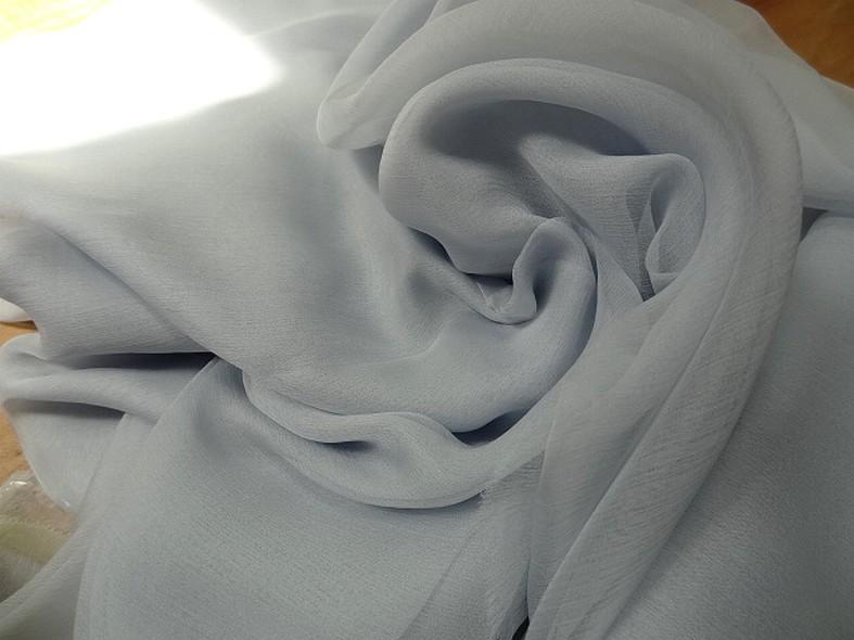 Mousseline de soie bleu clair fume 4