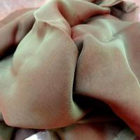 Mousseline de soie changeante kaki rouge 2