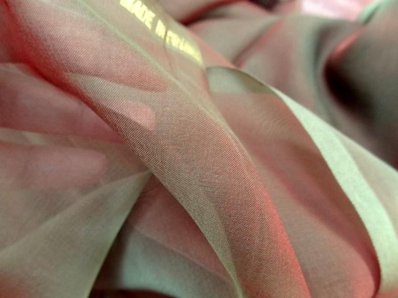 Mousseline de soie changeante kaki rouge 3