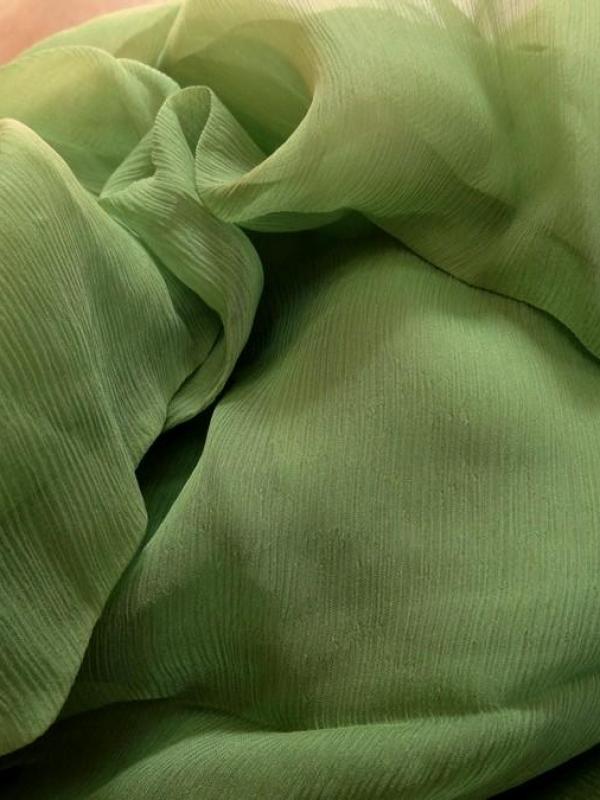 Mousseline de soie chiffon kaki vert mousse 1 