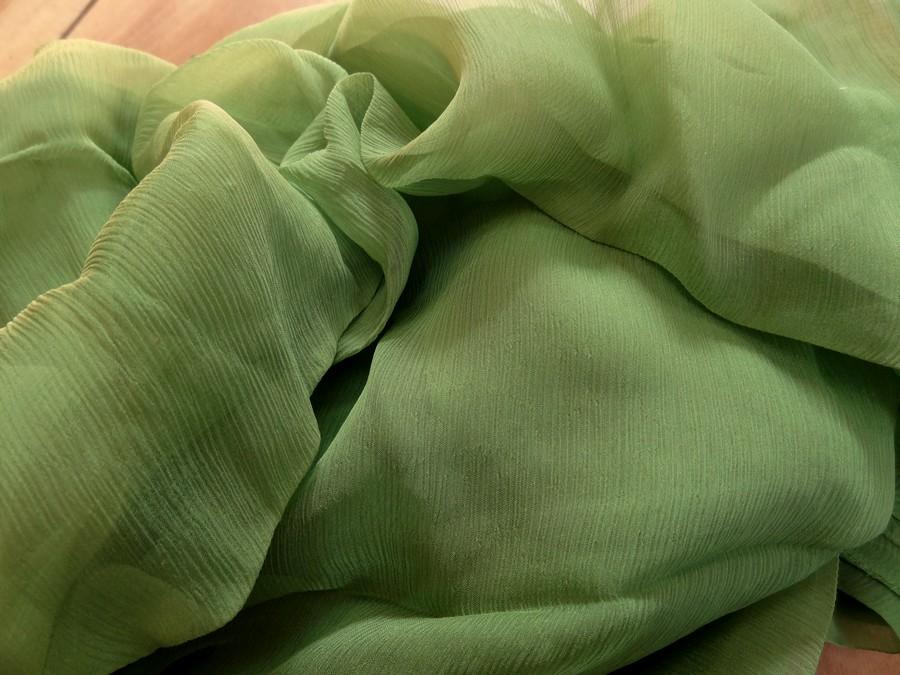 Mousseline de soie chiffon kaki vert mousse 1
