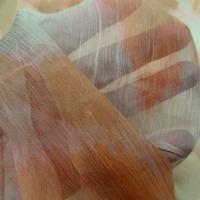 Mousseline de soie chiffon tachete tie and dye beige et saumon 3 