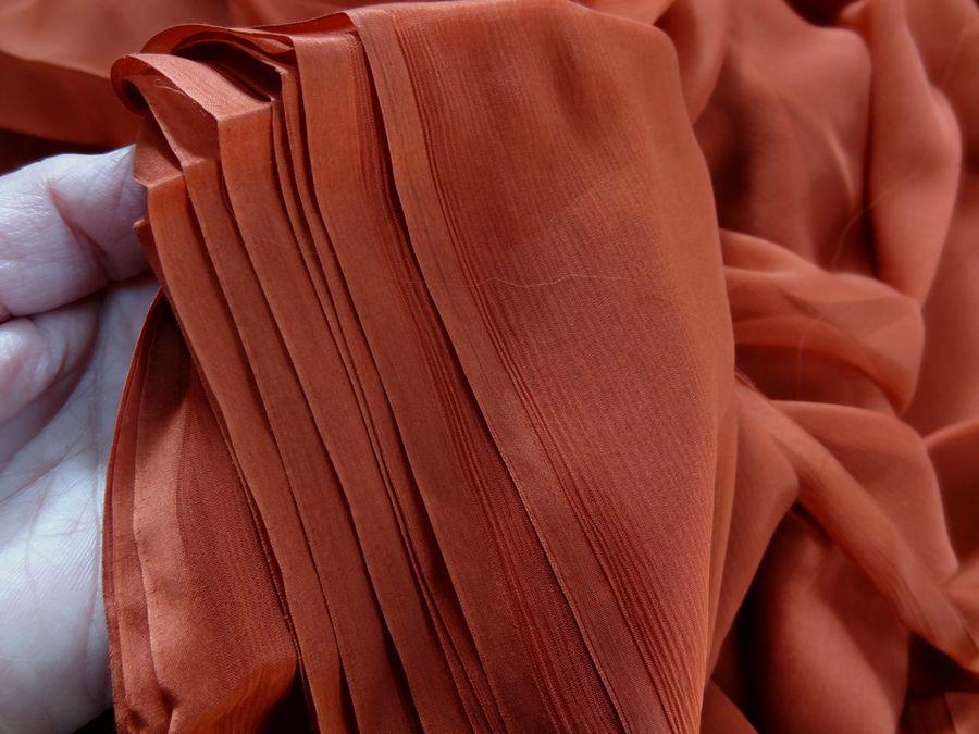 Mousseline de soie chiffon teinte acajou 2