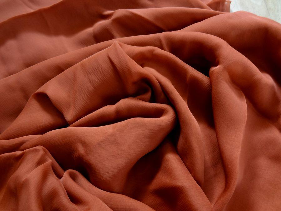 Mousseline de soie chiffon teinte acajou 3