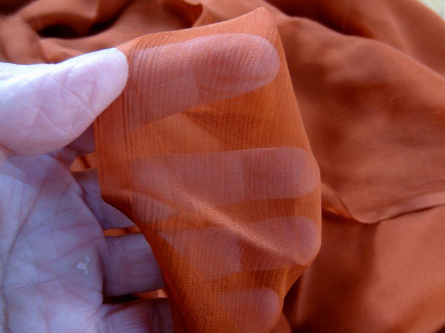 Mousseline de soie chiffon teinte acajou 4