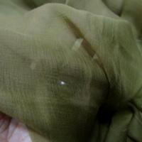 Mousseline de soie chiffon teinte olive 3