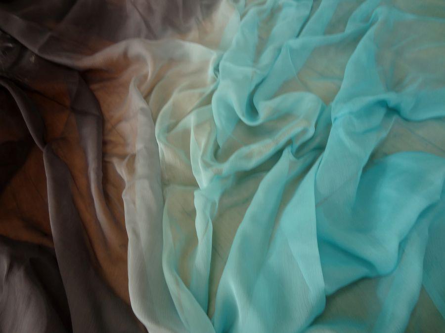 Mousseline de soie chiffon tie dye gris anthracite turquoise clair 1