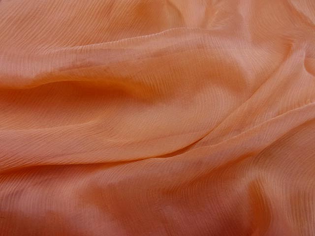 Mousseline de soie corail creponne