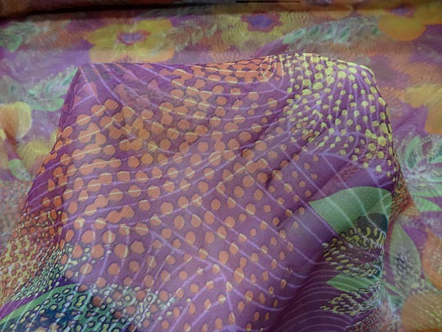 Mousseline de soie framboise fleur pointillisme 3