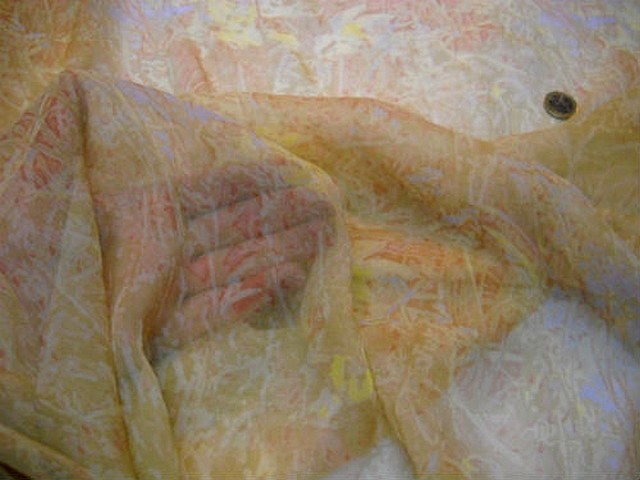 Mousseline de soie imprimee tons ocre abricot 1 