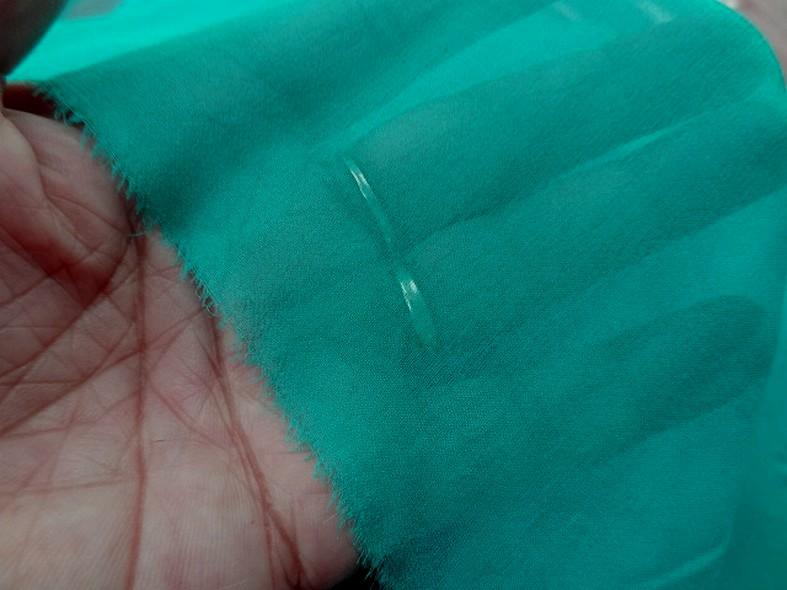 Mousseline de soie lisse bleu vert fonce 1