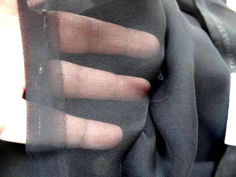 Mousseline de soie lisse noire 1