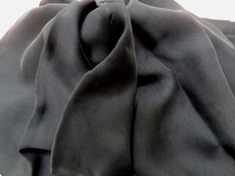 Mousseline de soie lisse noire 2