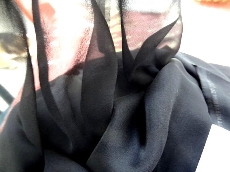 Mousseline de soie lisse noire 3