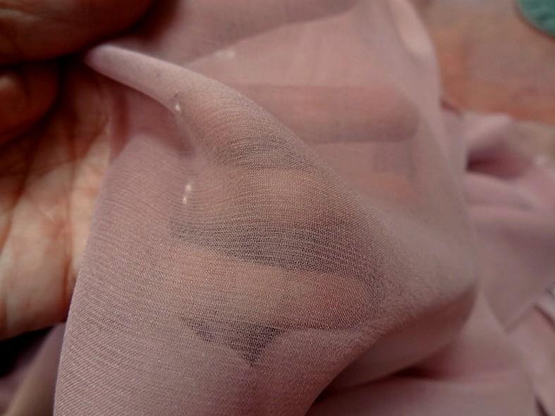 Mousseline de soie lisse teinte vieux rose 3