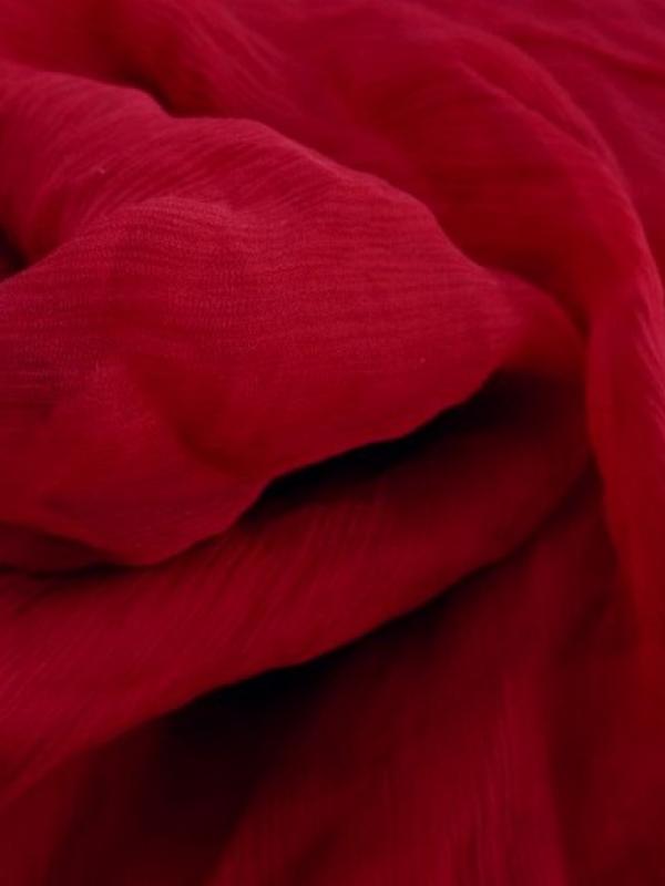 Mousseline de soie rouge groseille