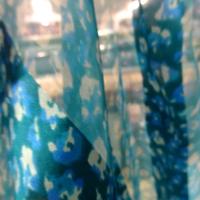 Mousseline de soie semi transparente rayee fleurie bleu celeste 6 1