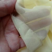 Mousseline de soie teinte jaune beurre 3 