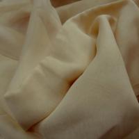 Mousseline de soie teinte sable jaune 2