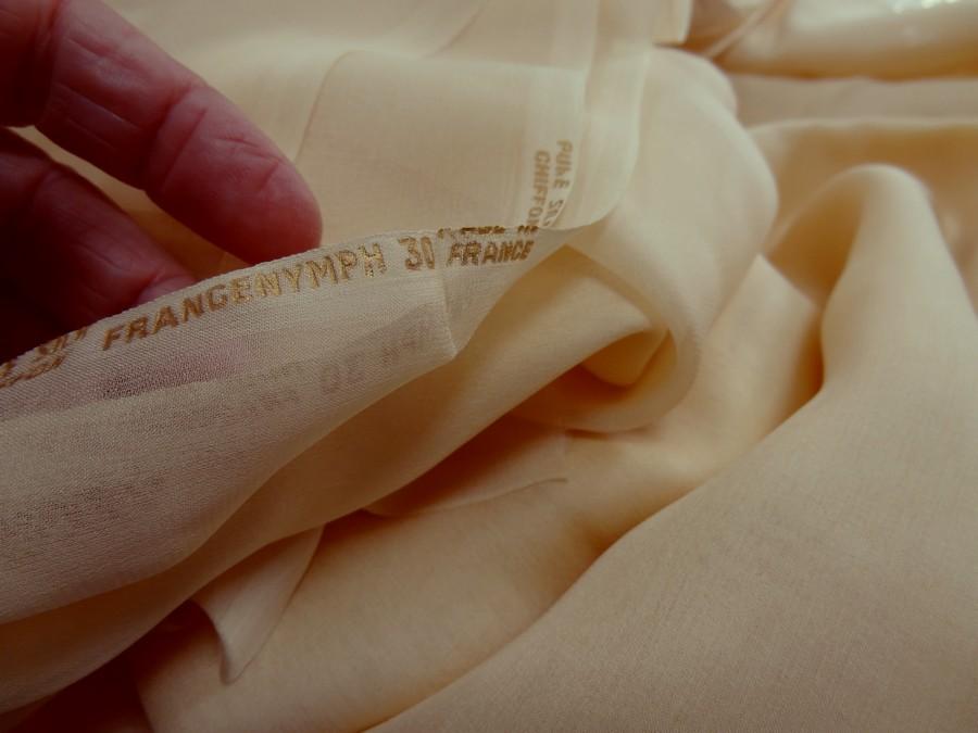 Mousseline de soie teinte sable jaune 3