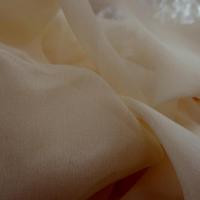 Mousseline de soie teinte sable jaune 4 