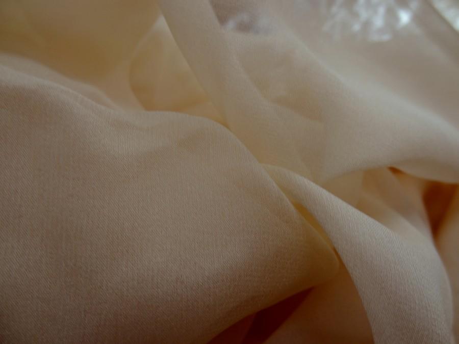 Mousseline de soie teinte sable jaune 4