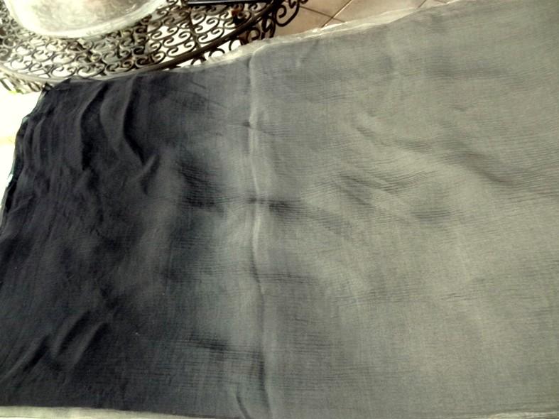 Mousseline de soie tie and dye gris noir