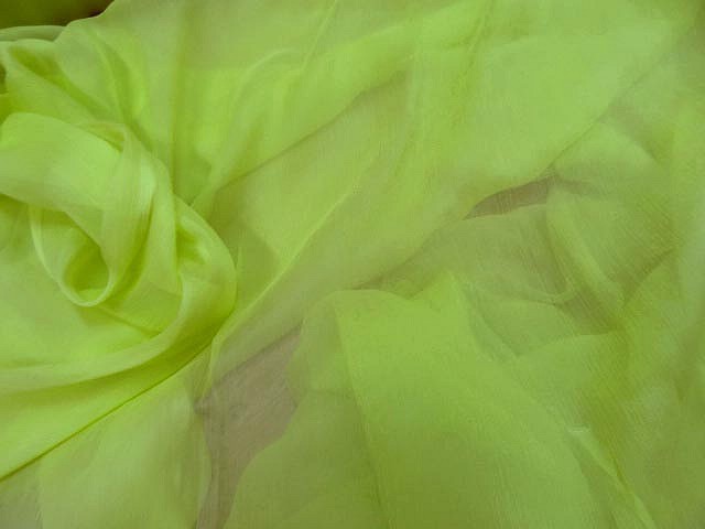 Mousseline de soie vert anis