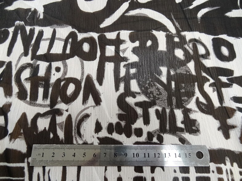 Mousseline froisse graphique noir et blanc 2