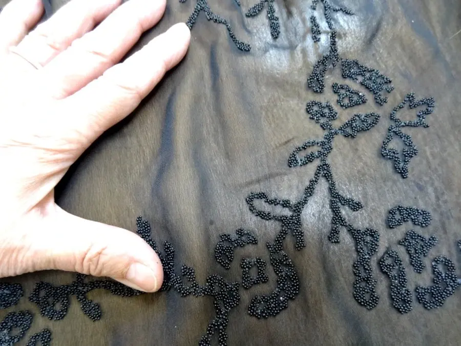 Mousseline noire perlee 1