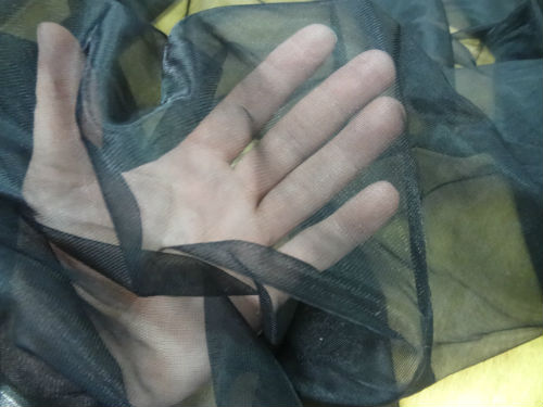 Mousseline noire ultra fine 2