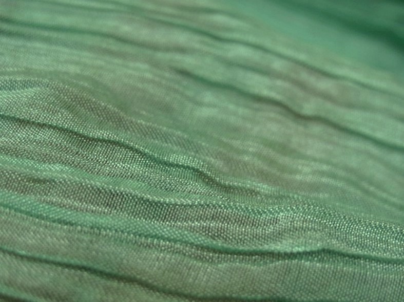 Mousseline ou voile plissee vert jade nacre 3 1