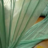 Mousseline ou voile plissee vert jade nacre 5 