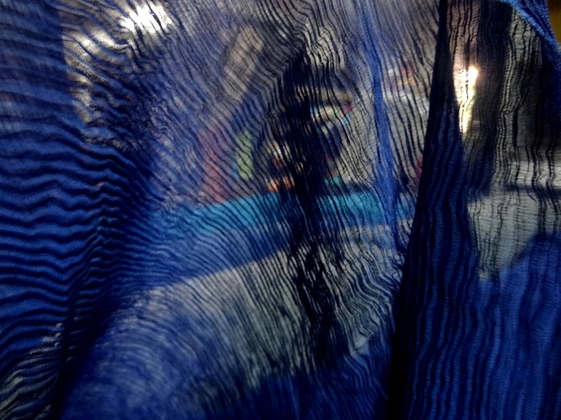 Mousseline plissee magma bleu outremer 1