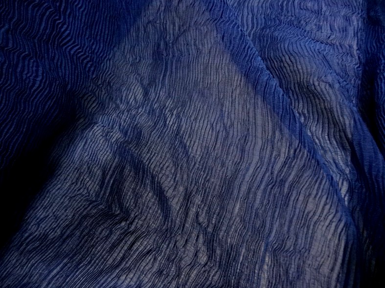 Mousseline plissee magma bleu outremer 2