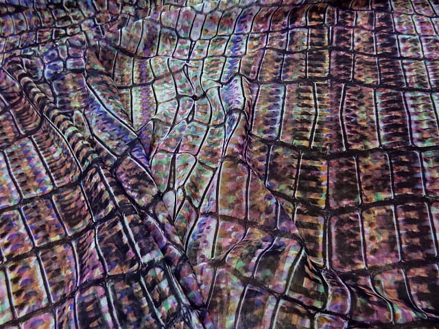Mousseline polyester motif ecailles multicolore 1 