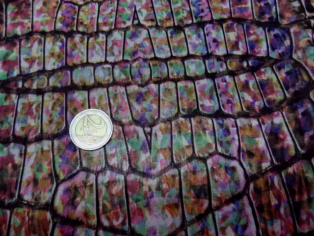 Mousseline polyester motif ecailles multicolore 4 