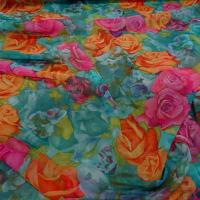 Mousseline polyester motif fleurs acidulees 1 