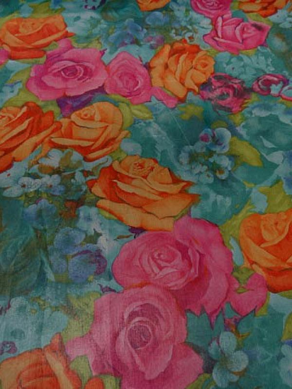 Mousseline polyester motif fleurs acidulees 3 