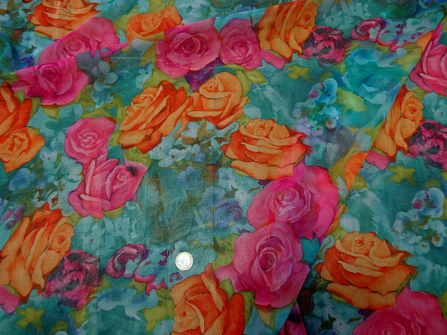Mousseline polyester motif fleurs acidulees 4 