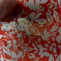 Mousseline rouge et blanc motif semi de fleurs 1 
