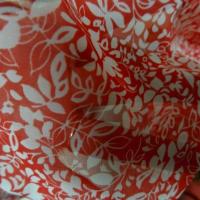 Mousseline rouge et blanc motif semi de fleurs 4 