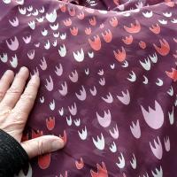 Mousseline teinte lie de vin motif tulipes 3 